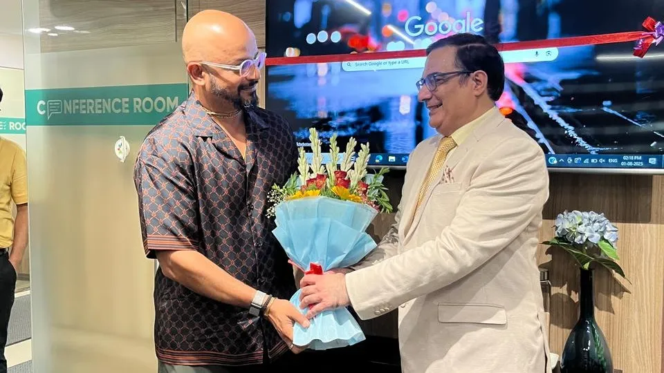 Indian cricketer Murali Kartik welcomed at DBAD by Neeraj Arora