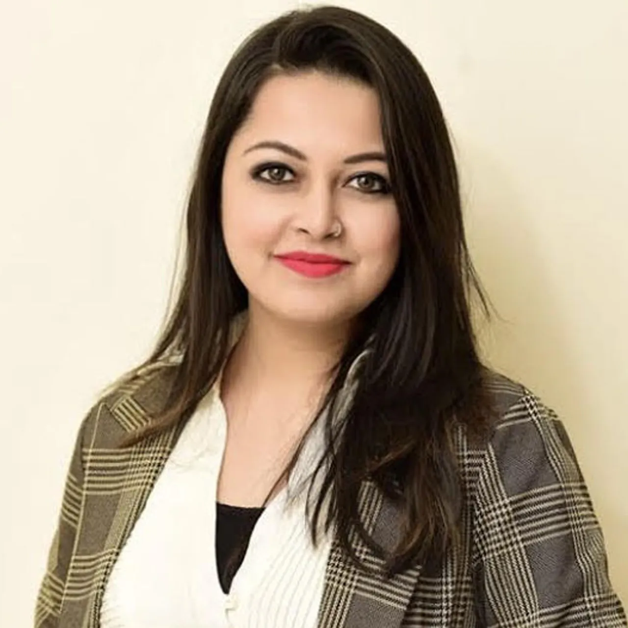 Client testimonial graphic featuring Dr. Ishita Mukerji discussing gastric health results